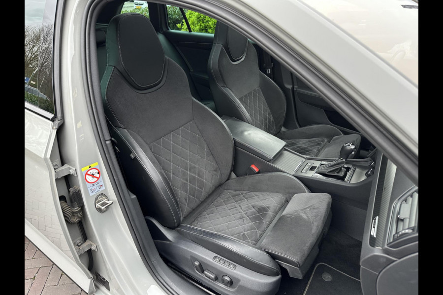 Škoda Superb Combi 1.4 TSI iV Sportline Business Panoramadak Adapt. Cruise LED Standkachel Trekhaak 19''LM