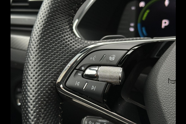 Škoda Superb Combi 1.4 TSI iV Sportline Business Panoramadak Adapt. Cruise LED Standkachel Trekhaak 19''LM