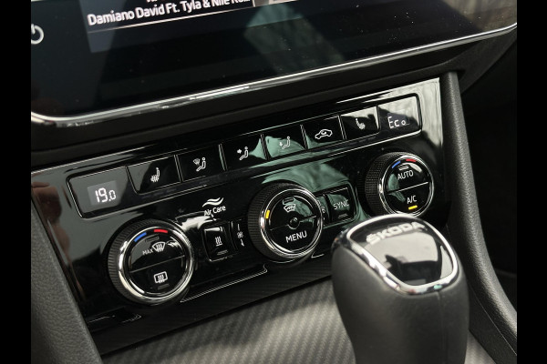 Škoda Superb Combi 1.4 TSI iV Sportline Business Panoramadak Adapt. Cruise LED Standkachel Trekhaak 19''LM