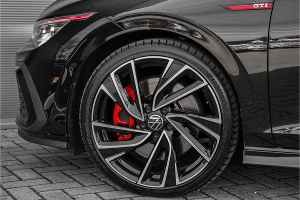 Volkswagen Golf 2.0 TSI GTI IQ Light ACC Stoelverw Camera 19"