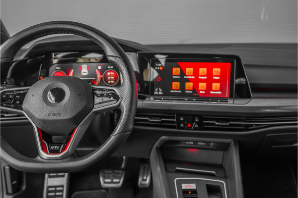 Volkswagen Golf 2.0 TSI GTI IQ Light ACC Stoelverw Camera 19"