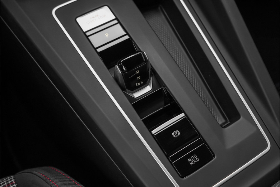 Volkswagen Golf 2.0 TSI GTI IQ Light ACC Stoelverw Camera 19"