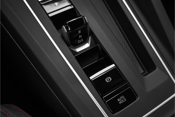 Volkswagen Golf 2.0 TSI GTI IQ Light ACC Stoelverw Camera 19"