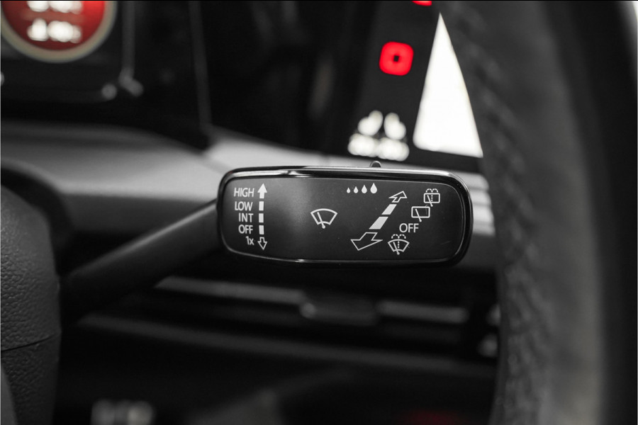 Volkswagen Golf 2.0 TSI GTI IQ Light ACC Stoelverw Camera 19"