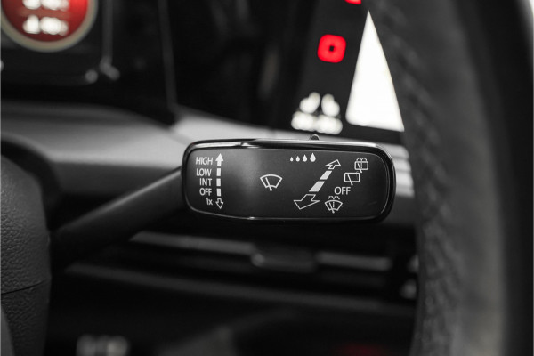 Volkswagen Golf 2.0 TSI GTI IQ Light ACC Stoelverw Camera 19"