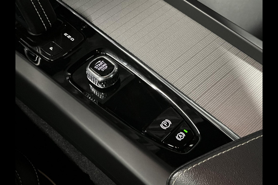 Volvo XC60 T6 Recharge Plug-in Hybrid R-Design Trekhaak | Open dak | 360 camera | Stuur-/stoelverwarming | 22'' inch wielen | Leder | Carplay
