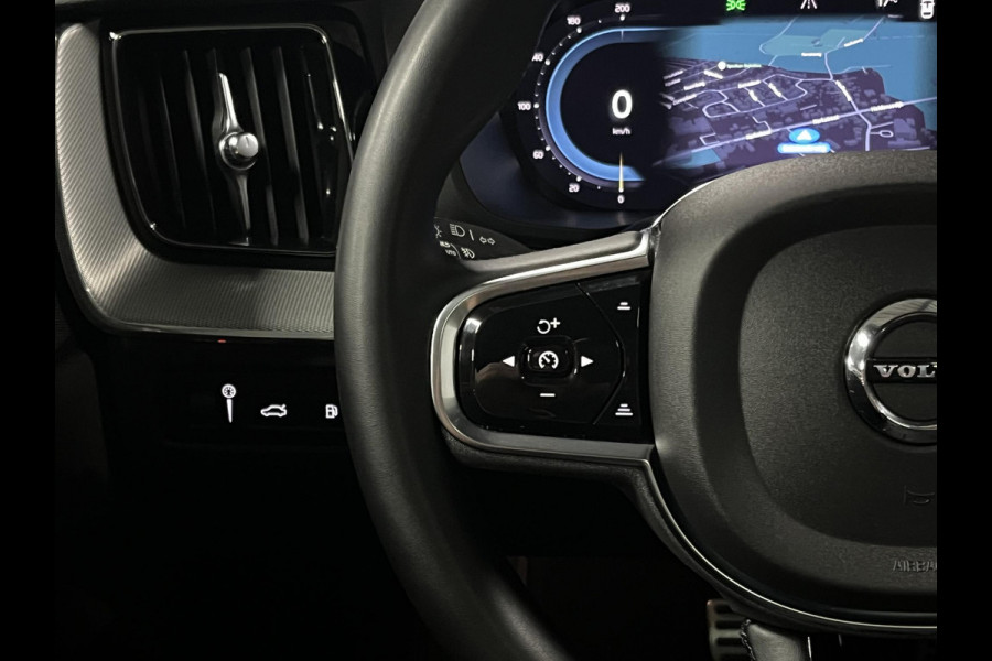 Volvo XC60 T6 Recharge Plug-in Hybrid R-Design Trekhaak | Open dak | 360 camera | Stuur-/stoelverwarming | 22'' inch wielen | Leder | Carplay