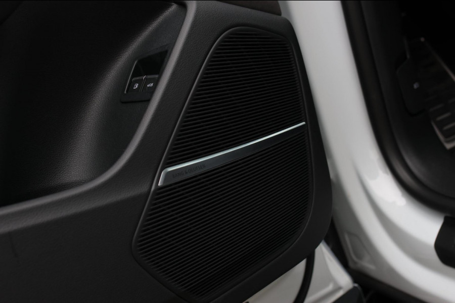 Audi Q8 60 TFSI e Quattro Competition *Pano*RS-Stoelen*B&O*Soft-Close*ABT*