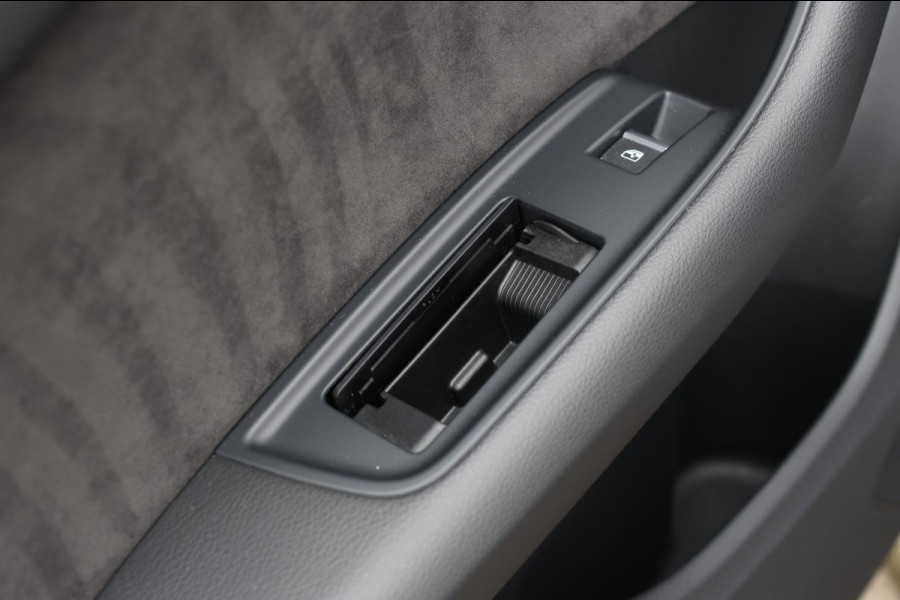 Audi Q8 60 TFSI e Quattro Competition *Pano*RS-Stoelen*B&O*Soft-Close*ABT*