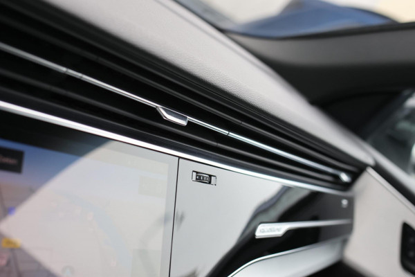 Audi Q8 60 TFSI e Quattro Competition *Pano*RS-Stoelen*B&O*Soft-Close*ABT*