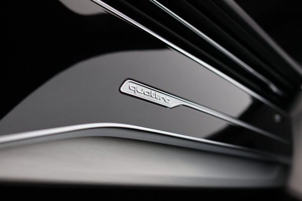 Audi Q8 60 TFSI e Quattro Competition *Pano*RS-Stoelen*B&O*Soft-Close*ABT*