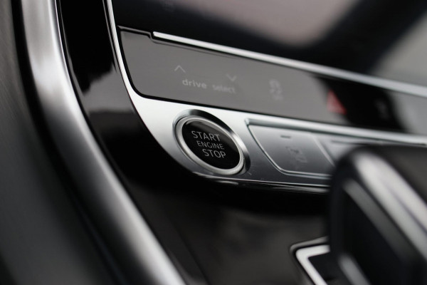 Audi Q8 60 TFSI e Quattro Competition *Pano*RS-Stoelen*B&O*Soft-Close*ABT*