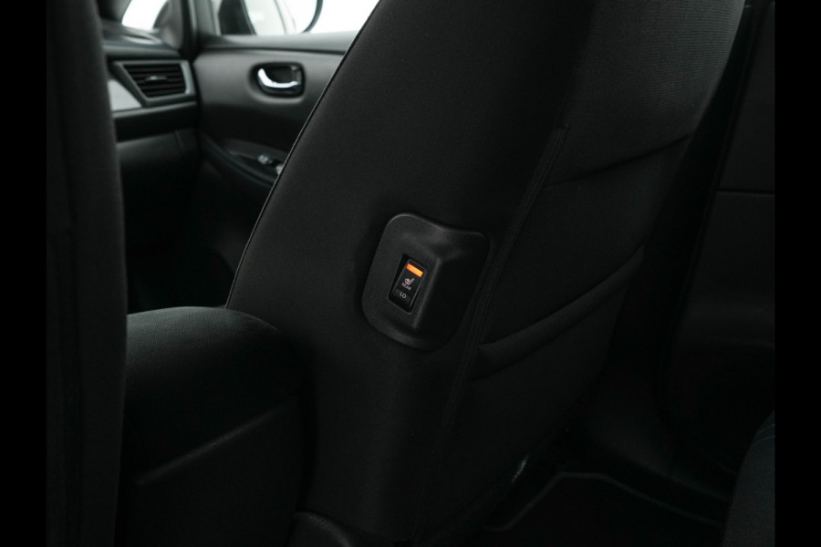 Nissan Leaf Acenta 40 kWh (INCL-BTW) Aut. *HEATPUMP | ADAPTIVE-CRUISE | KEYLESS | TOPVIEW | NAVI-FULLMAP | BLINDSPOT | DAB+ | HEATED-COMFORTSEATS | DIGI-COCKPIT | PRIVACYGLASS | 16"ALU*