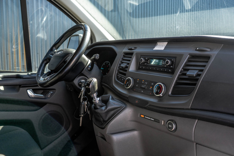 Ford Transit Custom L2H1 | 130PK | Volledig Ingericht | LED | Cruise | PDC | Stoelverw. | Airco | Trekhaak
