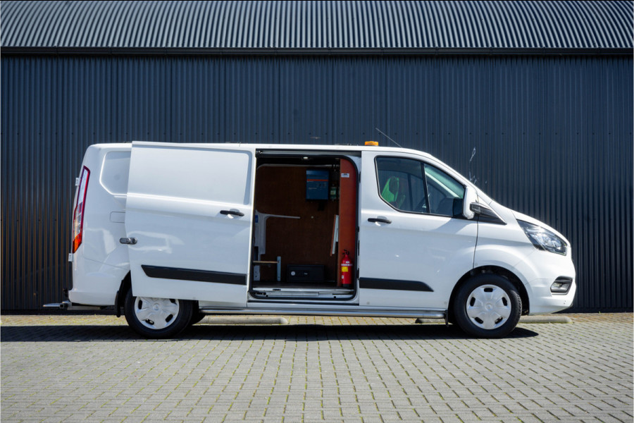 Ford Transit Custom L2H1 | 130PK | Volledig Ingericht | LED | Cruise | PDC | Stoelverw. | Airco | Trekhaak