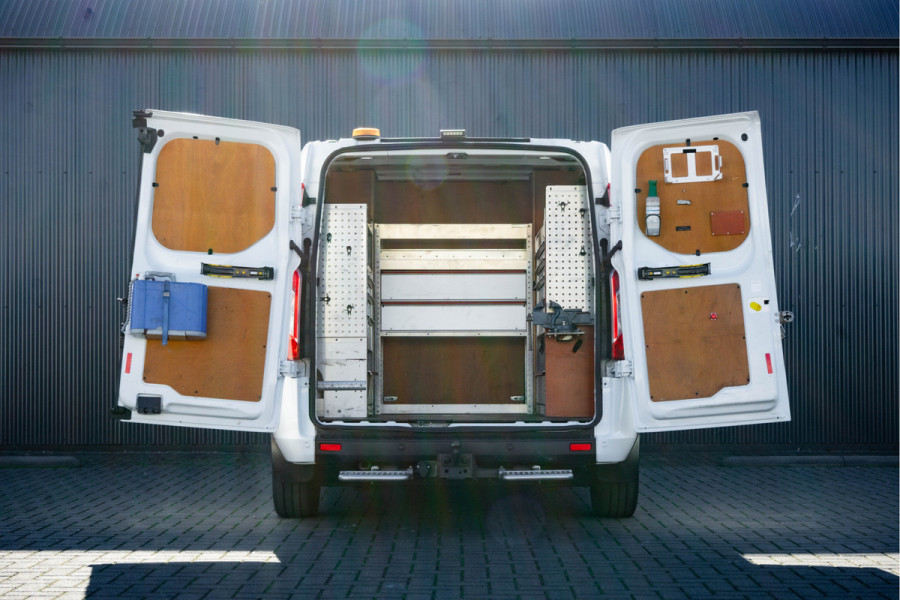 Ford Transit Custom L2H1 | 130PK | Volledig Ingericht | LED | Cruise | PDC | Stoelverw. | Airco | Trekhaak