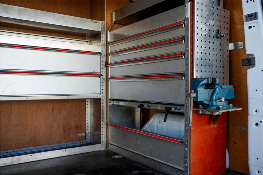 Ford Transit Custom L2H1 | 130PK | Volledig Ingericht | LED | Cruise | PDC | Stoelverw. | Airco | Trekhaak