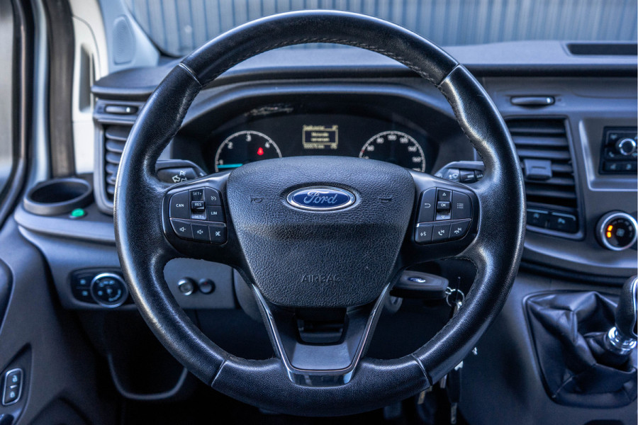 Ford Transit Custom L2H1 | 130PK | Volledig Ingericht | LED | Cruise | PDC | Stoelverw. | Airco | Trekhaak