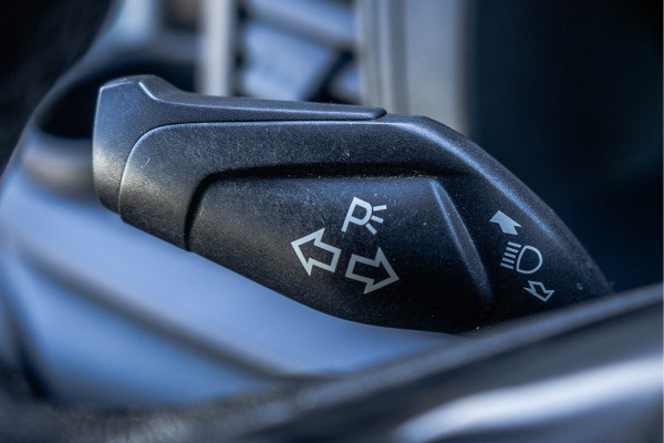 Ford Transit Custom L2H1 | 130PK | Volledig Ingericht | LED | Cruise | PDC | Stoelverw. | Airco | Trekhaak