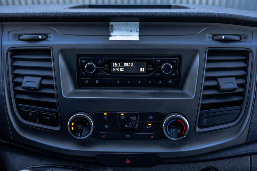 Ford Transit Custom L2H1 | 130PK | Volledig Ingericht | LED | Cruise | PDC | Stoelverw. | Airco | Trekhaak