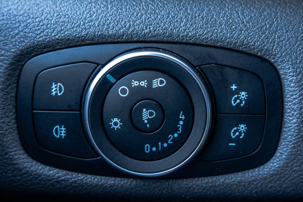 Ford Transit Custom L2H1 | 130PK | Volledig Ingericht | LED | Cruise | PDC | Stoelverw. | Airco | Trekhaak