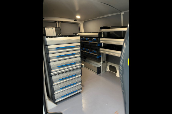 Volkswagen Transporter Automaat DSG Servicewagen 2.0 TDI 150pk L2H1 3Persoons Sortimo Inrichting, Airco, Navigatie, RIJKLAARPRIJS!