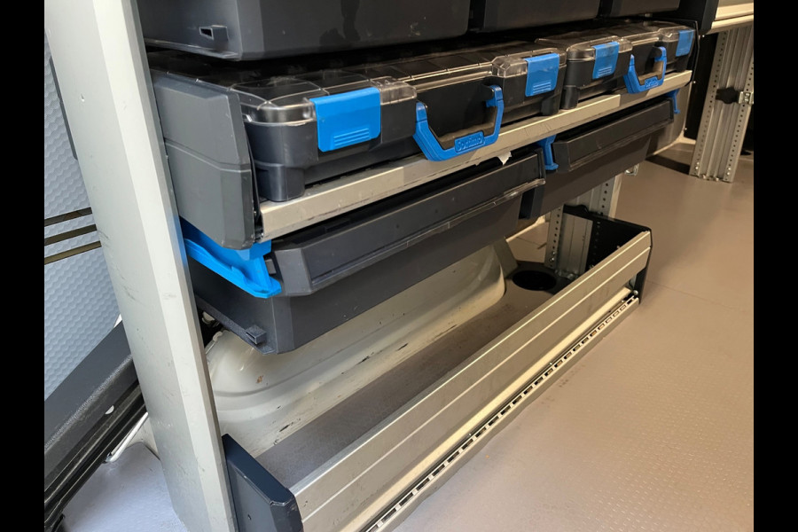 Volkswagen Transporter Automaat DSG Servicewagen 2.0 TDI 150pk L2H1 3Persoons Sortimo Inrichting, Airco, Navigatie, RIJKLAARPRIJS!