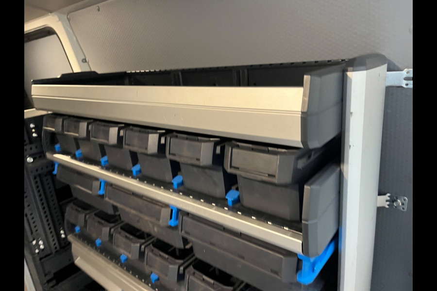 Volkswagen Transporter Automaat DSG Servicewagen 2.0 TDI 150pk L2H1 3Persoons Sortimo Inrichting, Airco, Navigatie, RIJKLAARPRIJS!