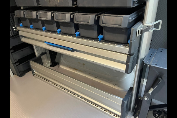 Volkswagen Transporter Automaat DSG Servicewagen 2.0 TDI 150pk L2H1 3Persoons Sortimo Inrichting, Airco, Navigatie, RIJKLAARPRIJS!