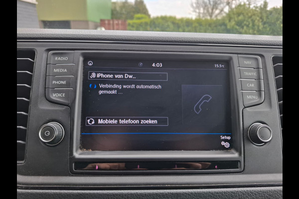 Volkswagen Crafter 35 2.0TDI 177pk! L3H3 EL Highline Trekhaak Camera Navi PDC-a+v Dab Treeplanken Schuifdeur Bluetooth EURO-6 CruiseControl Voorruitverwarming Betonplex-Vloer Wandbetimmering Aut.Verlichting Elek.Ramen/Spiegels Euro 6 Krachtige motor 177pk/410Nm zorgt voor 3.500 kg Trekgewicht!