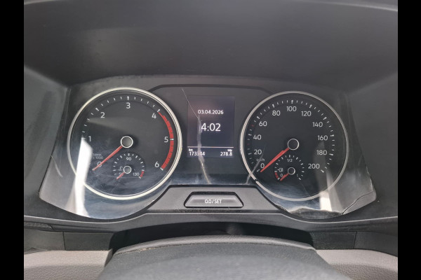 Volkswagen Crafter 35 2.0TDI 177pk! L3H3 EL Highline Trekhaak Camera Navi PDC-a+v Dab Treeplanken Schuifdeur Bluetooth EURO-6 CruiseControl Voorruitverwarming Betonplex-Vloer Wandbetimmering Aut.Verlichting Elek.Ramen/Spiegels Euro 6 Krachtige motor 177pk/410Nm zorgt voor 3.500 kg Trekgewicht!