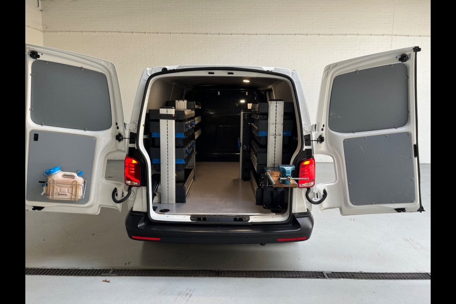 Volkswagen Transporter Automaat DSG Servicewagen 2.0 TDI 150pk L2H1 3Persoons Sortimo Inrichting, Airco, Navigatie, RIJKLAARPRIJS!