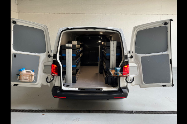Volkswagen Transporter Automaat DSG Servicewagen 2.0 TDI 150pk L2H1 3Persoons Sortimo Inrichting, Airco, Navigatie, RIJKLAARPRIJS!