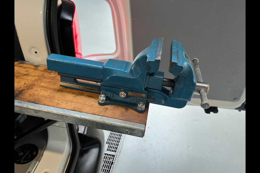 Volkswagen Transporter Automaat DSG Servicewagen 2.0 TDI 150pk L2H1 3Persoons Sortimo Inrichting, Airco, Navigatie, RIJKLAARPRIJS!