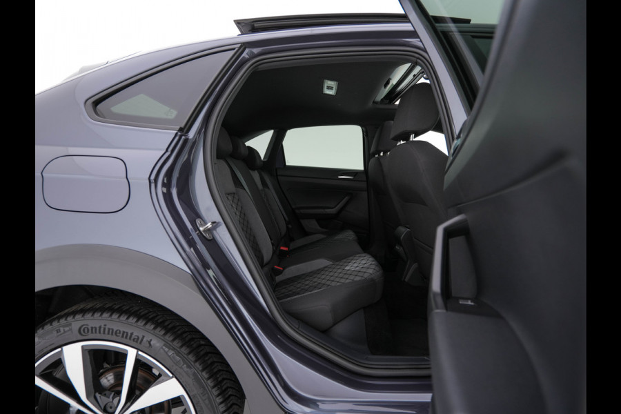 Volkswagen Taigo 1.5 TSI R-Line Aut. *PANO | ADAPTIVE-CRUISE | FULL-LED | BLINDSPOT | HEATED-SPORTSEATS | DIGI-COCKPIT | PRIVACY-GLASS | SHIFTPADDLES | CAMERA | KEYLESS | DAB | NAVI-FULLMAP | ECC | CARPLAY | PDC | 18''ALU*