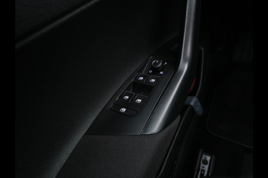 Volkswagen Taigo 1.5 TSI R-Line Aut. *PANO | ADAPTIVE-CRUISE | FULL-LED | BLINDSPOT | HEATED-SPORTSEATS | DIGI-COCKPIT | PRIVACY-GLASS | SHIFTPADDLES | CAMERA | KEYLESS | DAB | NAVI-FULLMAP | ECC | CARPLAY | PDC | 18''ALU*