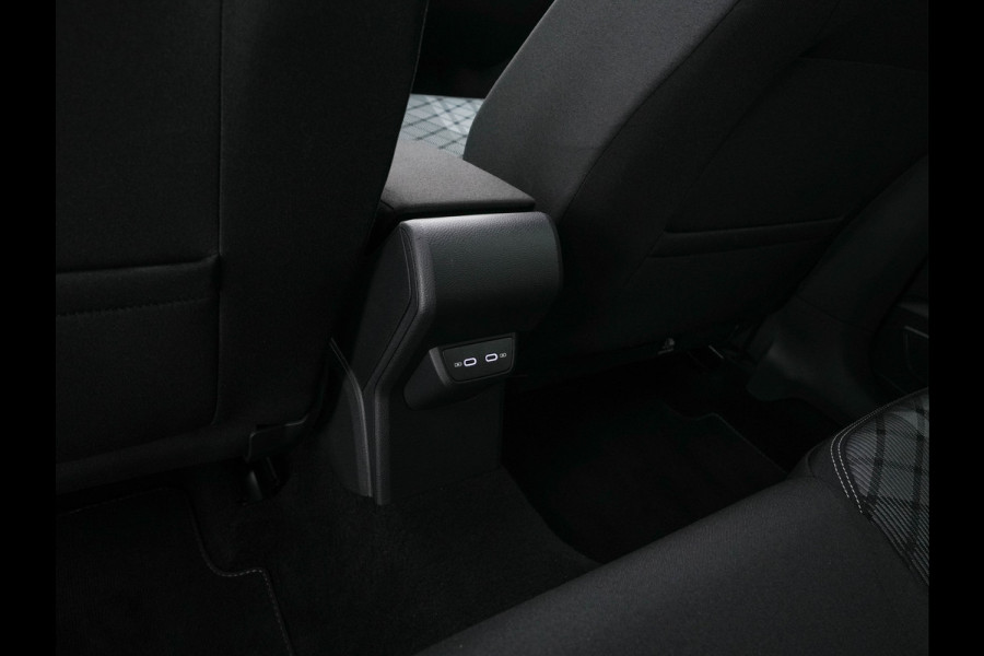 Volkswagen Taigo 1.5 TSI R-Line Aut. *PANO | ADAPTIVE-CRUISE | FULL-LED | BLINDSPOT | HEATED-SPORTSEATS | DIGI-COCKPIT | PRIVACY-GLASS | SHIFTPADDLES | CAMERA | KEYLESS | DAB | NAVI-FULLMAP | ECC | CARPLAY | PDC | 18''ALU*