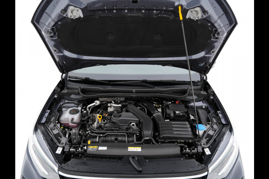 Volkswagen Taigo 1.5 TSI R-Line Aut. *PANO | ADAPTIVE-CRUISE | FULL-LED | BLINDSPOT | HEATED-SPORTSEATS | DIGI-COCKPIT | PRIVACY-GLASS | SHIFTPADDLES | CAMERA | KEYLESS | DAB | NAVI-FULLMAP | ECC | CARPLAY | PDC | 18''ALU*