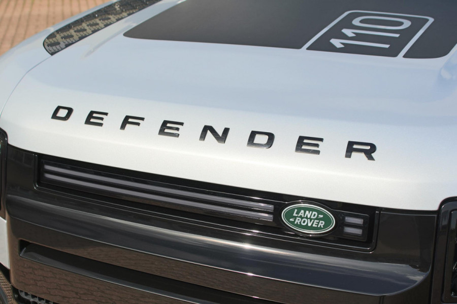 Land Rover Defender D240 110 S 7 Seater incl. Btw / BPM geel kenteken „De Uiver” Special Lier