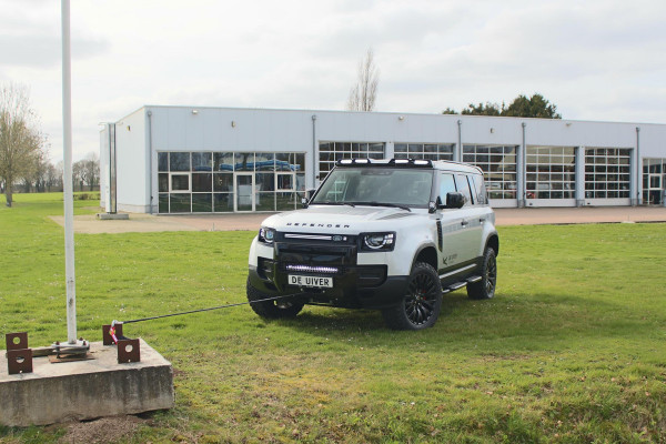 Land Rover Defender D240 110 S 7 Seater incl. Btw / BPM geel kenteken „De Uiver” Special Lier