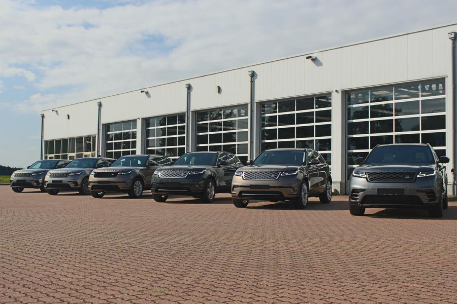 Land Rover Defender D240 110 S 7 Seater incl. Btw / BPM geel kenteken „De Uiver” Special Lier