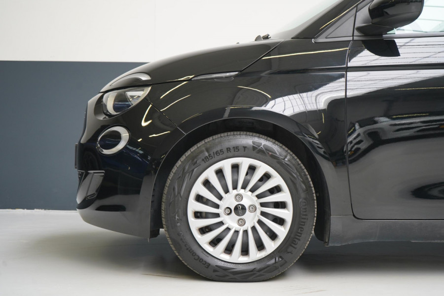 Fiat 500 Urban 42 kWh | Cruise control | Climate control | Apple Carplay |