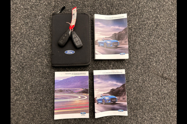 Ford FOCUS Wagon 1.0 EcoBoost ST Line Business | Origineel NL | Trekhaak | Adaptieve Cruise/Control | Carplay | Camera |