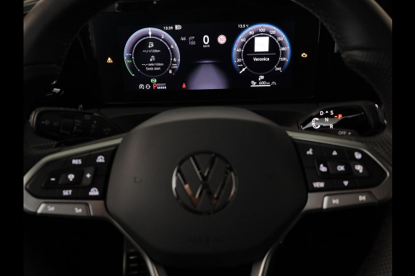 Volkswagen Tiguan 1.5 eHybrid R-Line Edition 272 pk Automaat (DSG) | Verlengde garantie | Navigatie | Panoramadak | Parkeersensoren (Park assist) | Rondomzicht camera | Stoelverwarming v/a | R-Line |