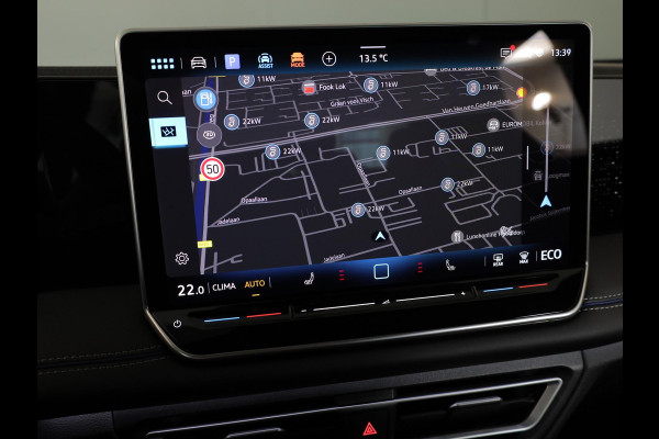 Volkswagen Tiguan 1.5 eHybrid R-Line Edition 272 pk Automaat (DSG) | Verlengde garantie | Navigatie | Panoramadak | Parkeersensoren (Park assist) | Rondomzicht camera | Stoelverwarming v/a | R-Line |