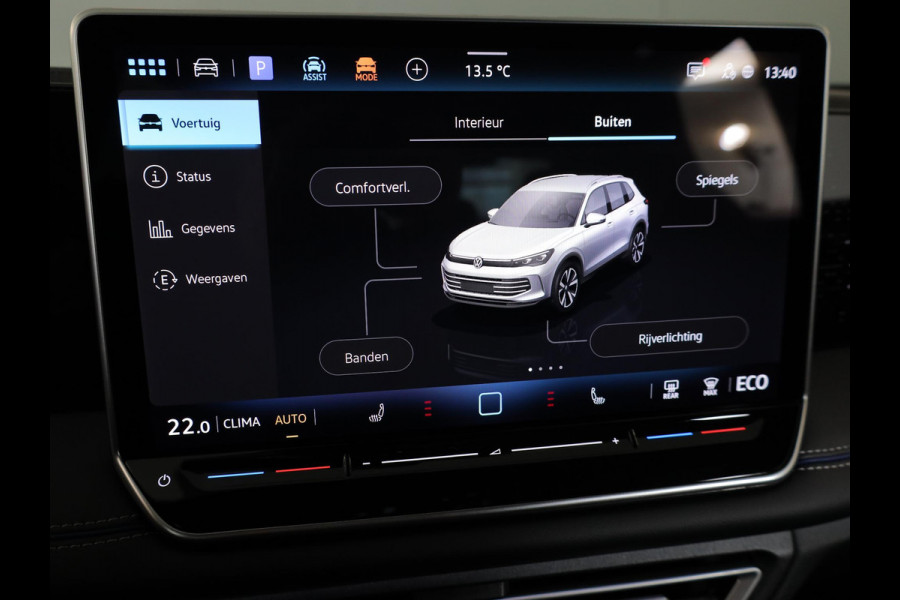 Volkswagen Tiguan 1.5 eHybrid R-Line Edition 272 pk Automaat (DSG) | Verlengde garantie | Navigatie | Panoramadak | Parkeersensoren (Park assist) | Rondomzicht camera | Stoelverwarming v/a | R-Line |