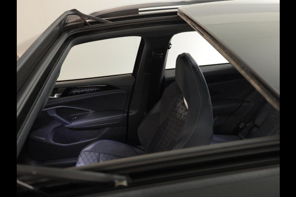 Volkswagen Tiguan 1.5 eHybrid R-Line Edition 272 pk Automaat (DSG) | Verlengde garantie | Navigatie | Panoramadak | Parkeersensoren (Park assist) | Rondomzicht camera | Stoelverwarming v/a | R-Line |