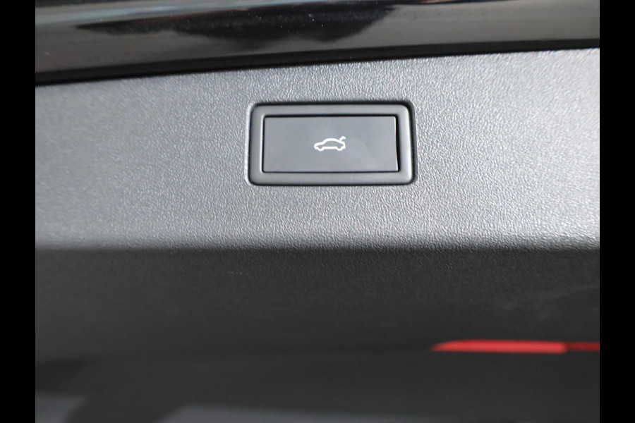 Volkswagen Tiguan 1.5 eHybrid R-Line Edition 272 pk Automaat (DSG) | Verlengde garantie | Navigatie | Panoramadak | Parkeersensoren (Park assist) | Rondomzicht camera | Stoelverwarming v/a | R-Line |