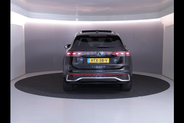 Volkswagen Tiguan 1.5 eHybrid R-Line Edition 272 pk Automaat (DSG) | Verlengde garantie | Navigatie | Panoramadak | Parkeersensoren (Park assist) | Rondomzicht camera | Stoelverwarming v/a | R-Line |