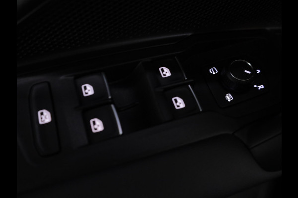 Volkswagen Tiguan 1.5 eHybrid R-Line Edition 272 pk Automaat (DSG) | Verlengde garantie | Navigatie | Panoramadak | Parkeersensoren (Park assist) | Rondomzicht camera | Stoelverwarming v/a | R-Line |